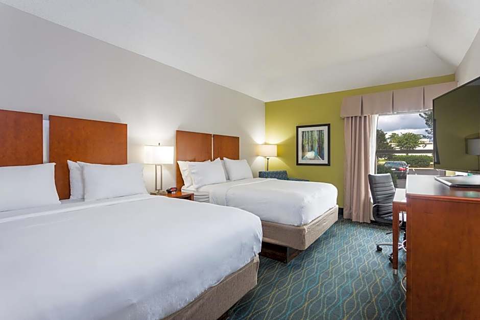 Holiday Inn Express Hotel & Suites Wilmington-University Ctr By IHG