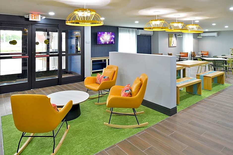 Spark by Hilton Dallas Market Center