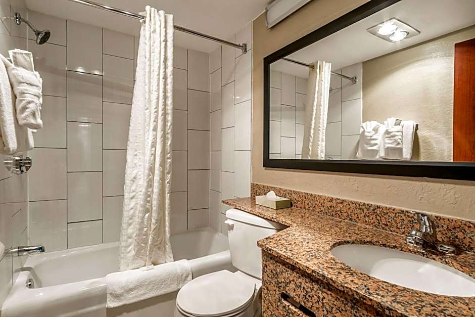 AmericInn by Wyndham Grand Rapids Airport North