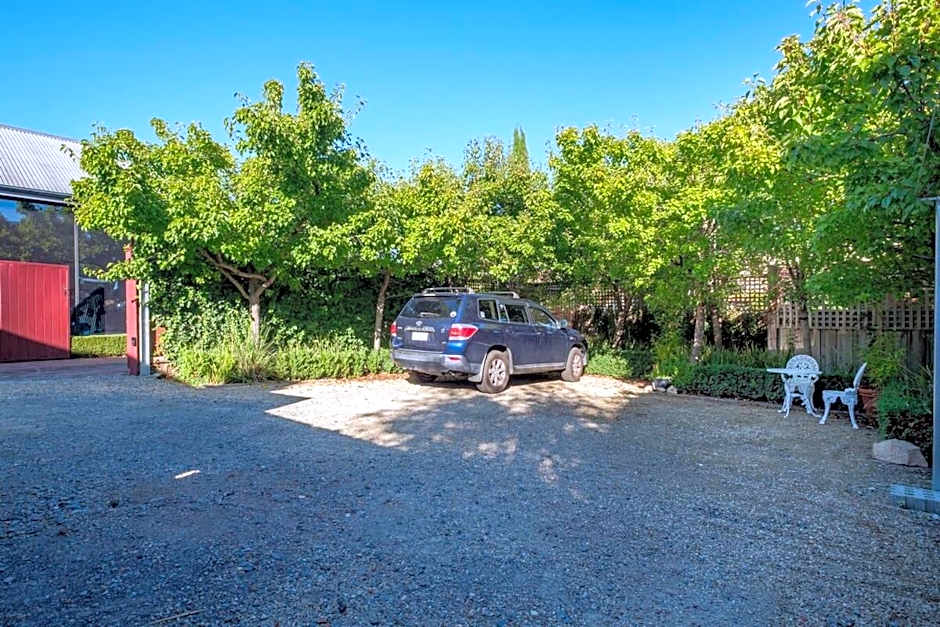 Connage - Historic Battery Point Police Station