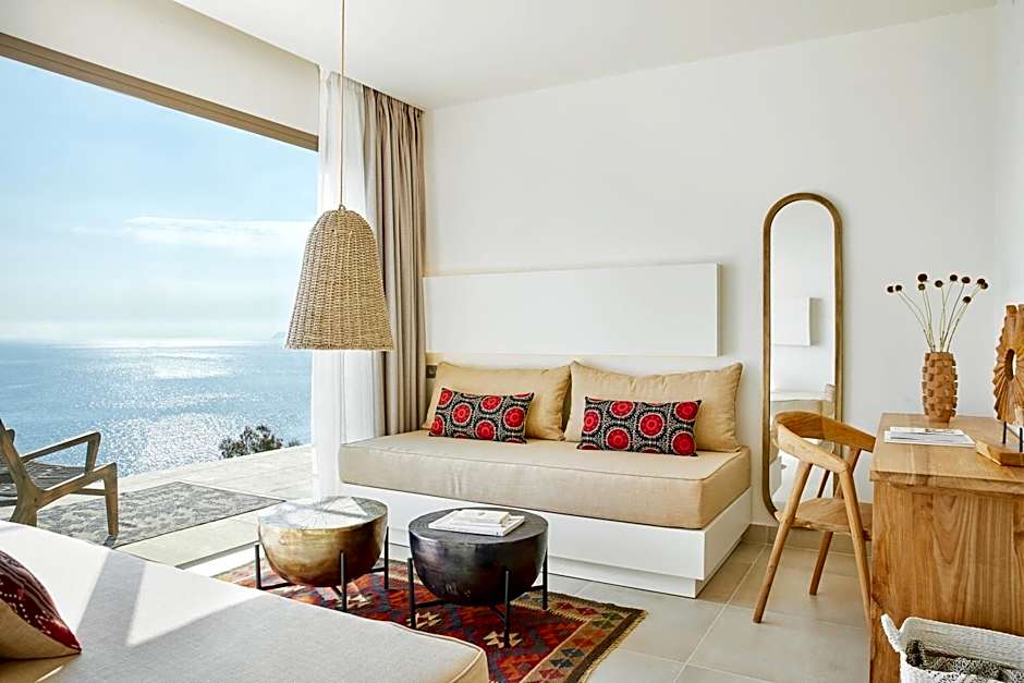 Elix, Mar-Bella Collection