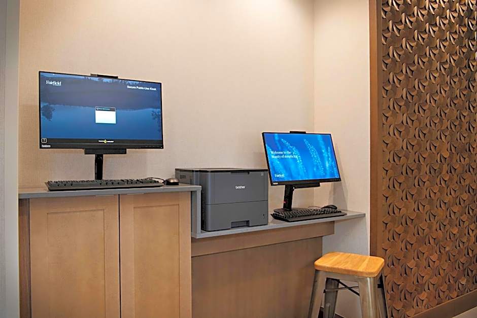 Fairfield Inn & Suites By Marriott Dayton North