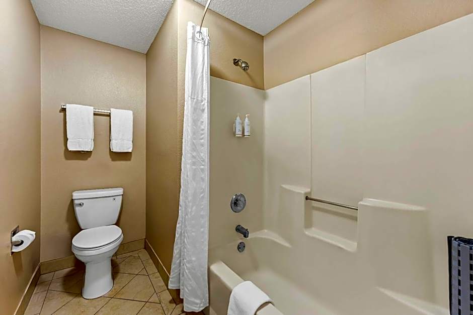 Super 8 by Wyndham Elgin