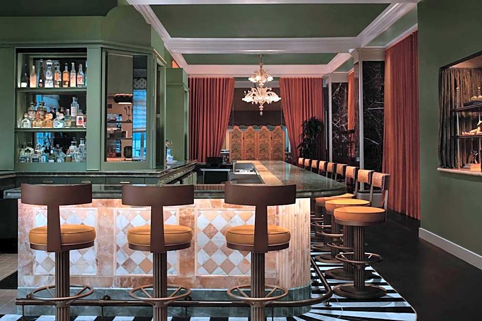The Stoneleigh, Autograph Collection