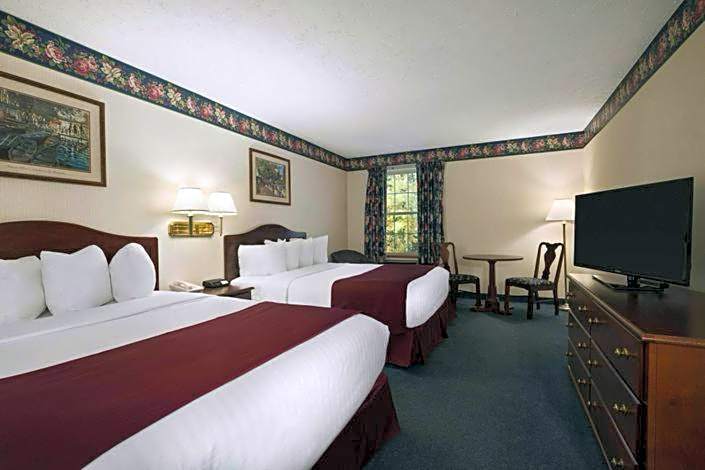 Photo 1 of 1 of 2 Queen Beds, Pet-Friendly