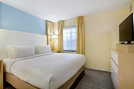 Two-Bedroom King Suite - Communications Accessible