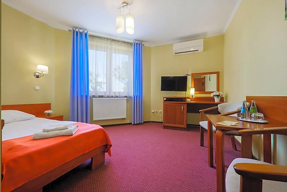 Hotel Restauracja Leliwa