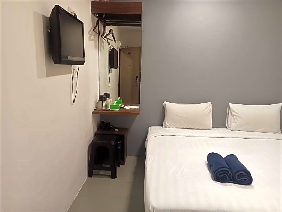 OYO 89480 Dream House Hotel