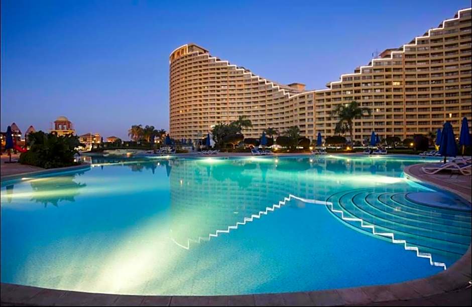 Amazing sea view Penthouse Apartment in Pyramids Porto El-Sokhna