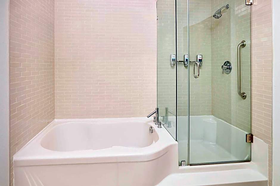 Four Points By Sheraton Edmonton Gateway