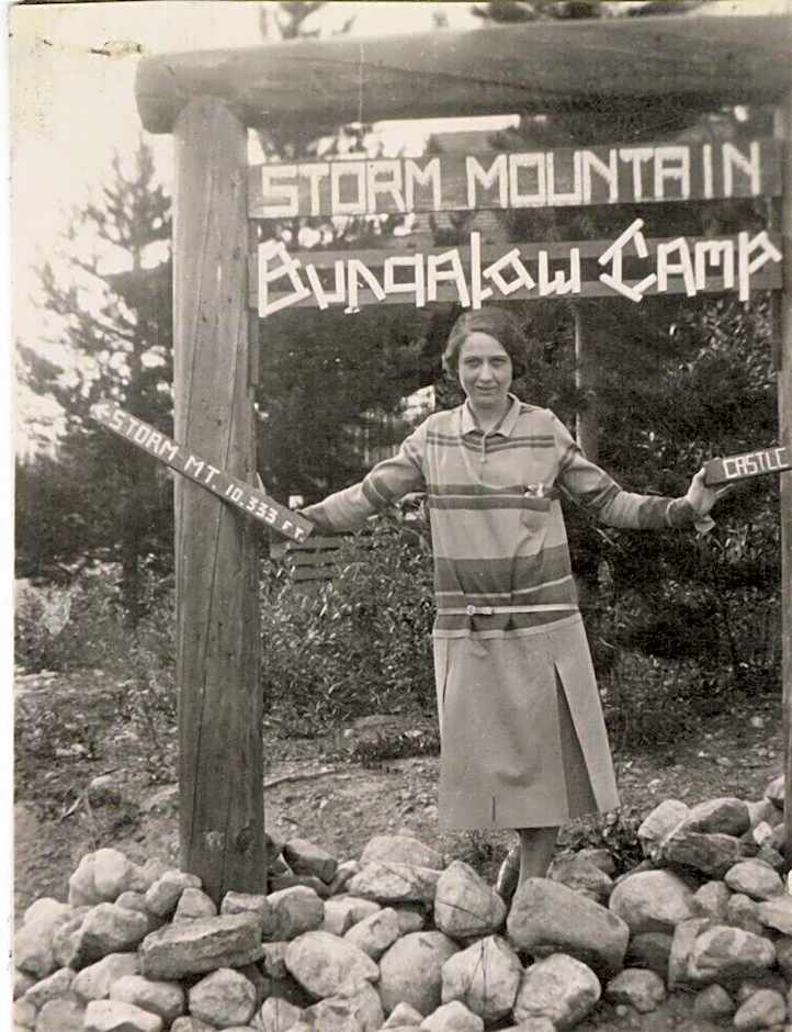 Storm Mountain Lodge Cabins Dining