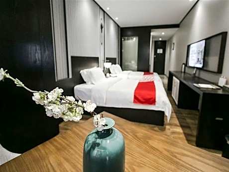 Twin Deluxe Room