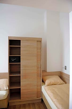 Economy Twin Room without cooking facilities