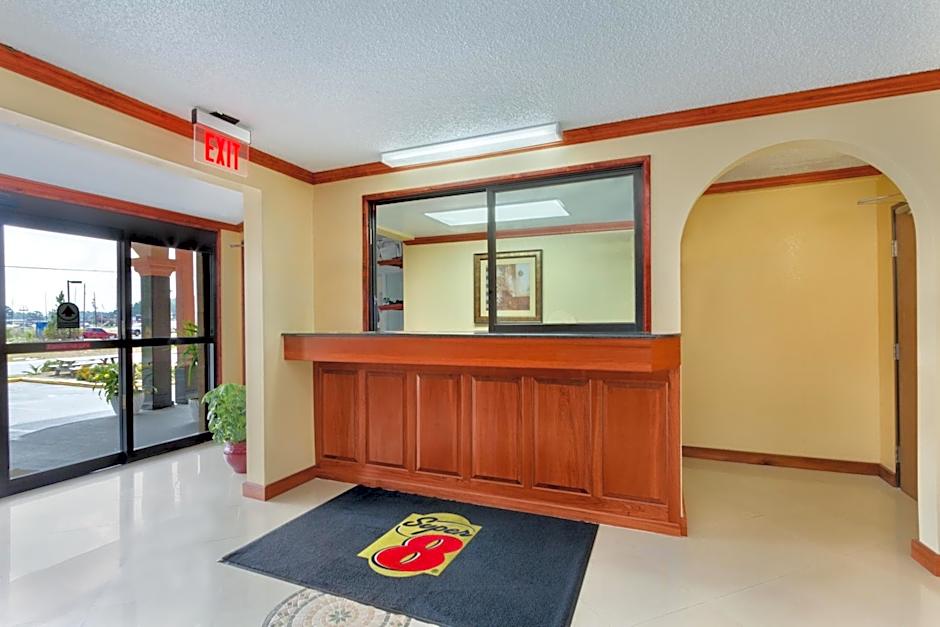 Super 8 by Wyndham Waycross GA
