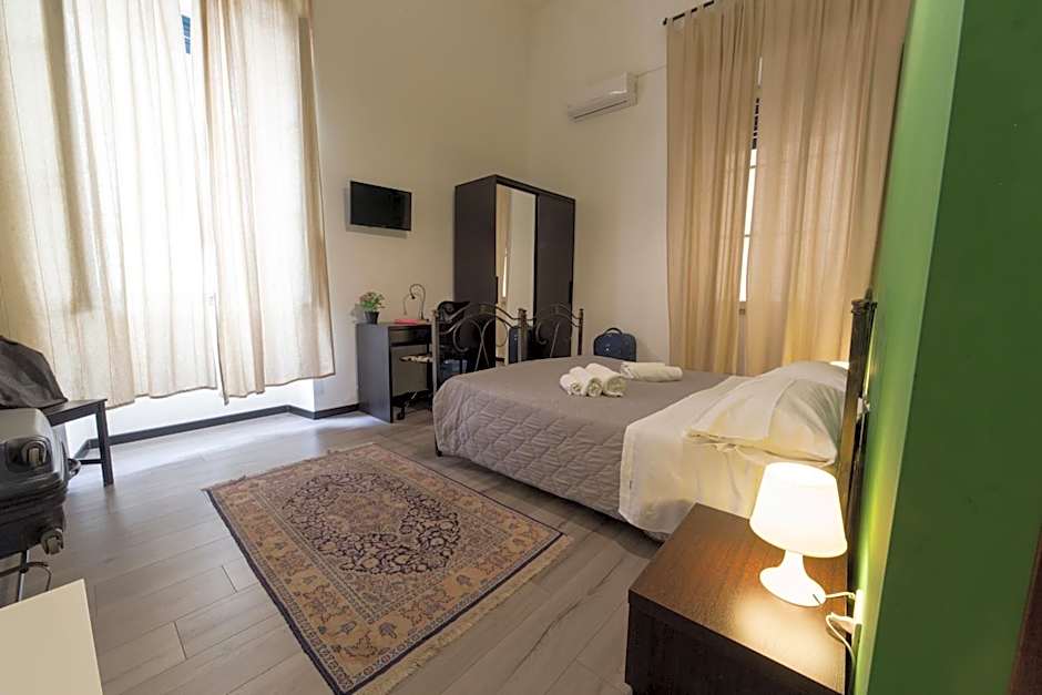 Tra L'Etna E Il Mare B&B