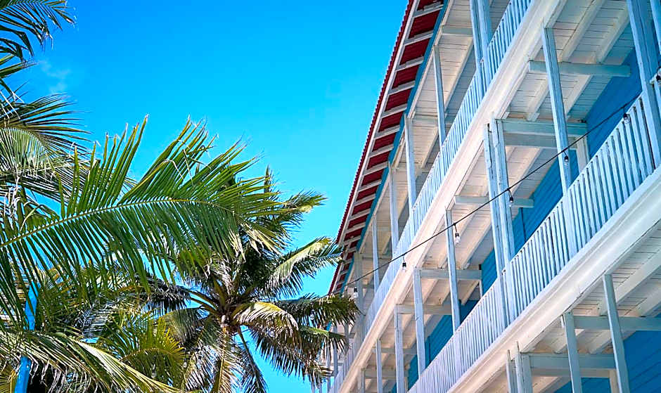 El Faro Beach Front by ÓOL Hotels
