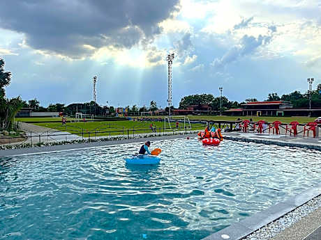 Yaowarate Sport Club and Resort ไร่เยาวเรศ