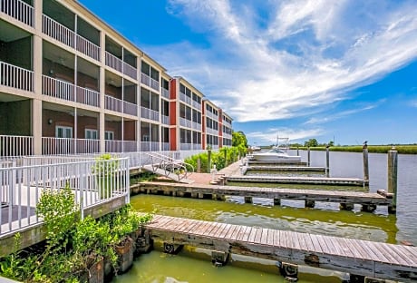 Water Street Hotel & Marina, Ascend Hotel Collection