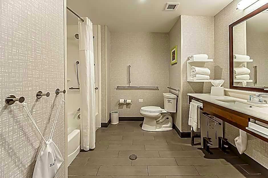 Hampton Inn & Suites Howell