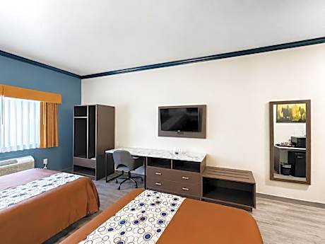 Queen Room with Two Queen Beds - Disability Access