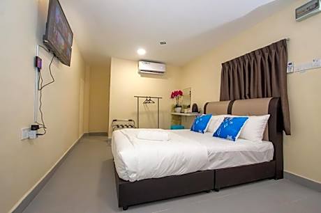 Deluxe Queen Room