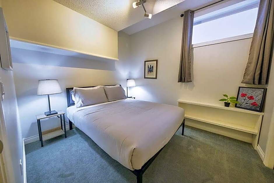 Casa Pura Vida Hot Tub, Pool & Ping Pong Tables w Backyard & BBQ Come stay