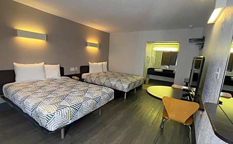 Queen Room with Two Queen Beds - Non-Smoking