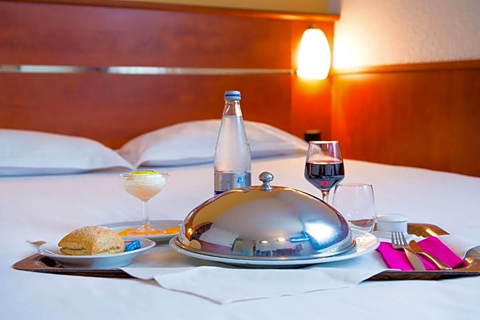 Brit Hotel Rennes St Grégoire  Le Villeneuve