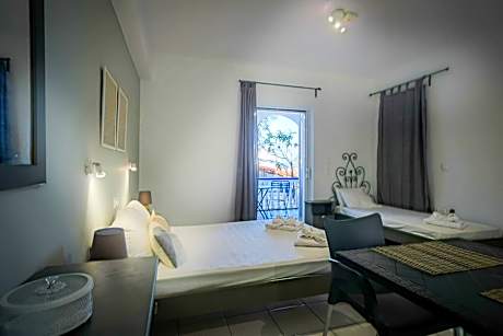 Studio (3 Adults)