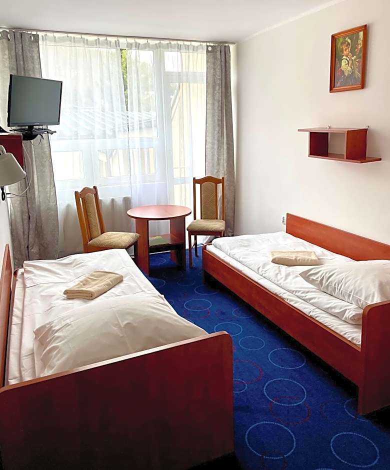 Photo 1 of 4 of Single Room