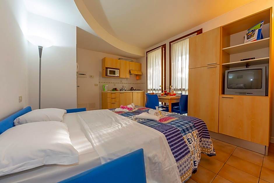 Budget Village Apartments - Porto Letizia