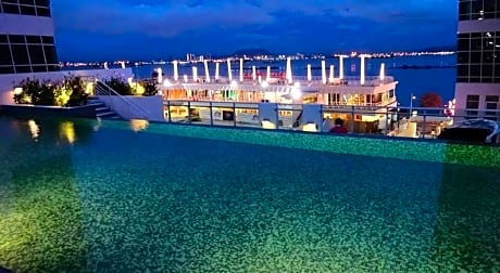 Maritime Luxury Suites