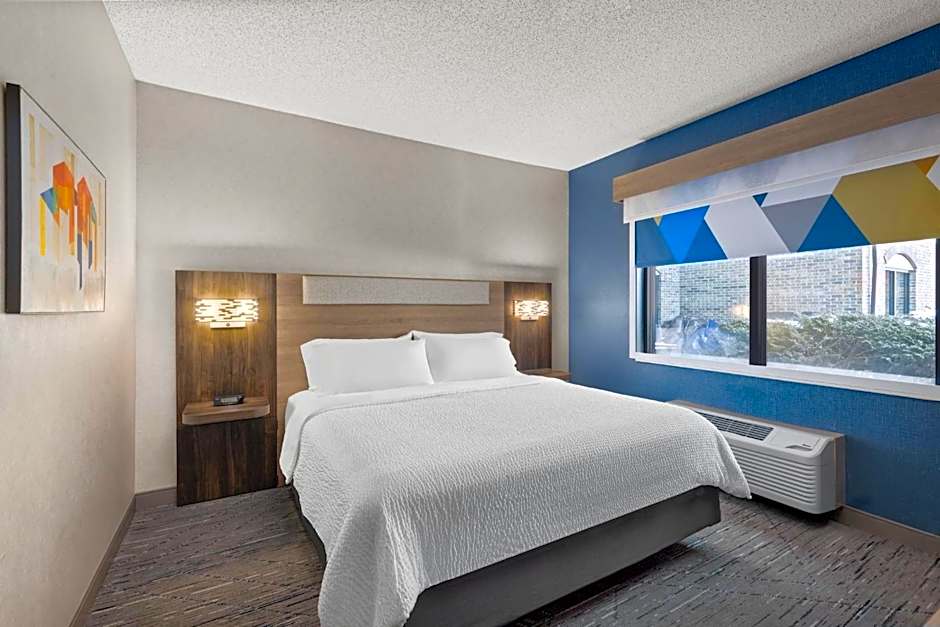 Holiday Inn Express Grove City - Premium Outlet Mall By IHG