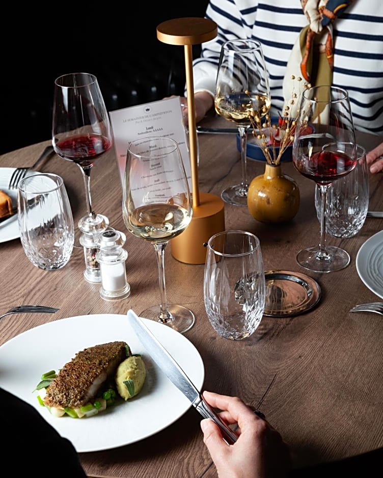 Le Boeuf Couronné - Hôtel & Restaurant Chartres- Logis Hotels