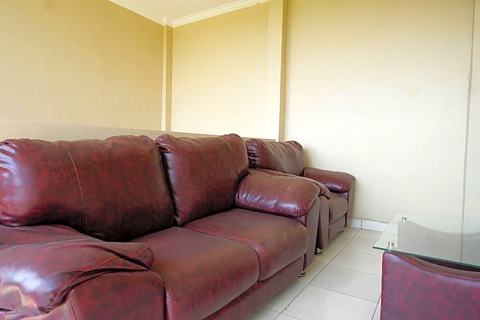 RedDoorz near Padang Golf Adisucipto