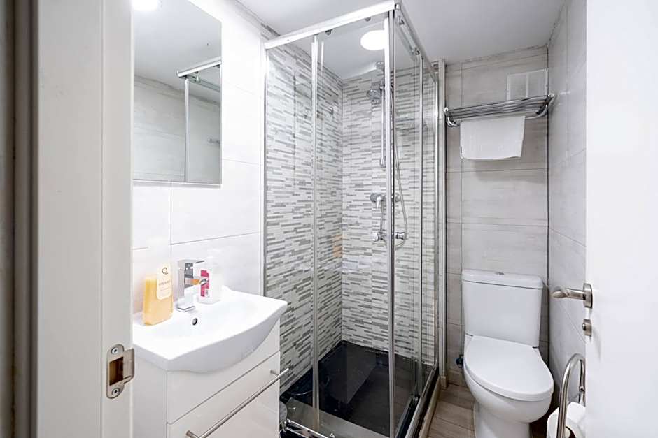 Apartamentos GO - Leopoldo Cano Center