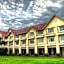 Country Roads Resort