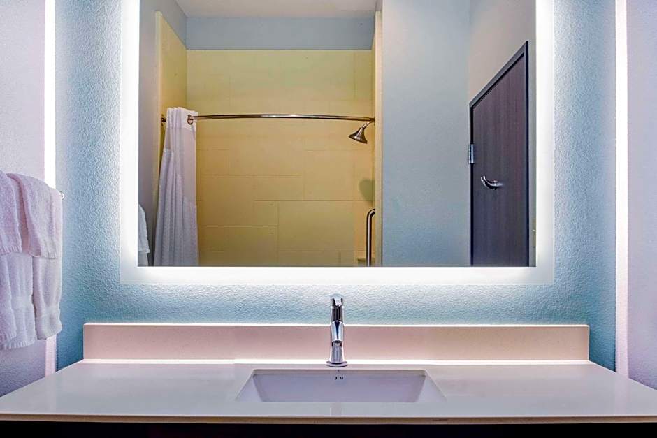 La Quinta Inn & Suites by Wyndham Northlake Ft. Worth