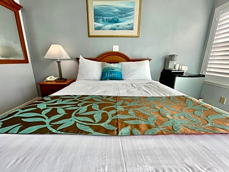 The Palomar Inn