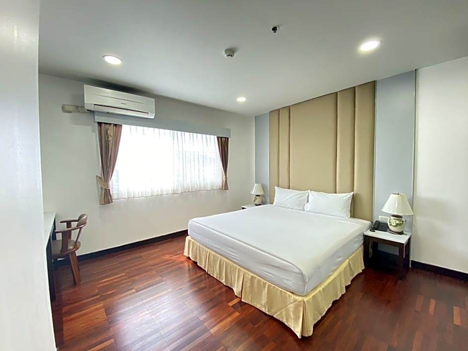 J Town serviced Apartments&hotel