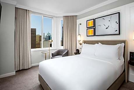 Deluxe Queen Room with City View