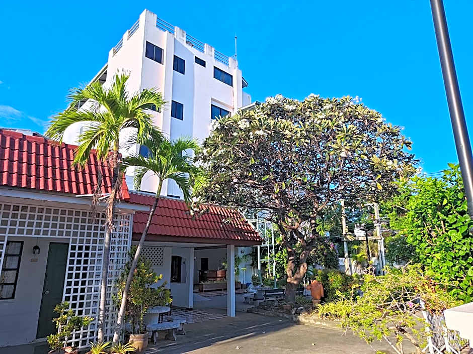 Puangpen Villa Hotel