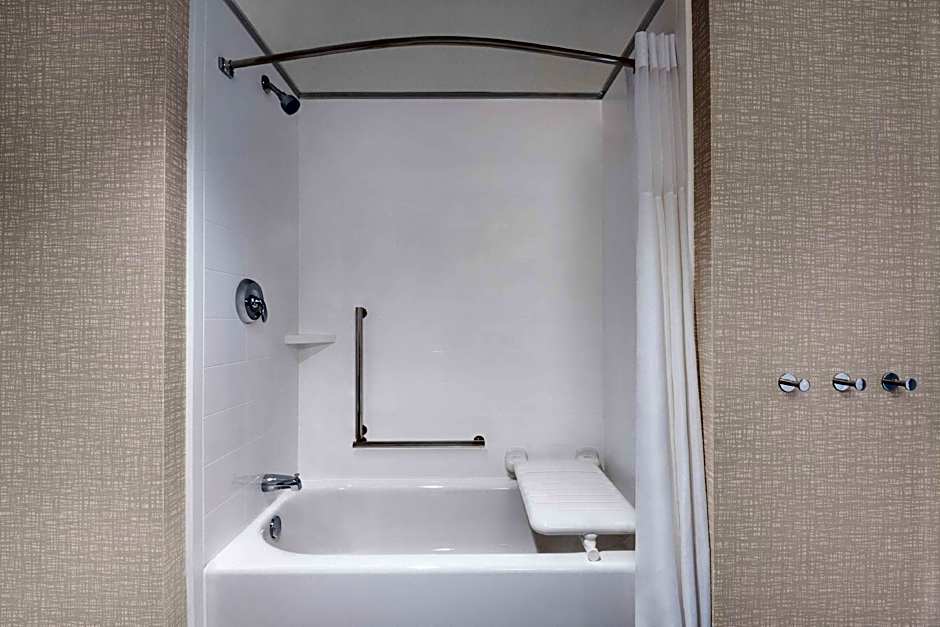 Hampton Inn & Suites by Hilton Kelowna Airport BC