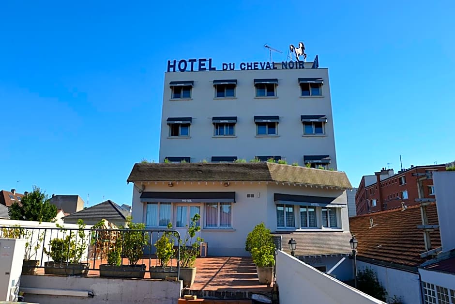 Le Cheval Noir Hôtel Paris Pantin