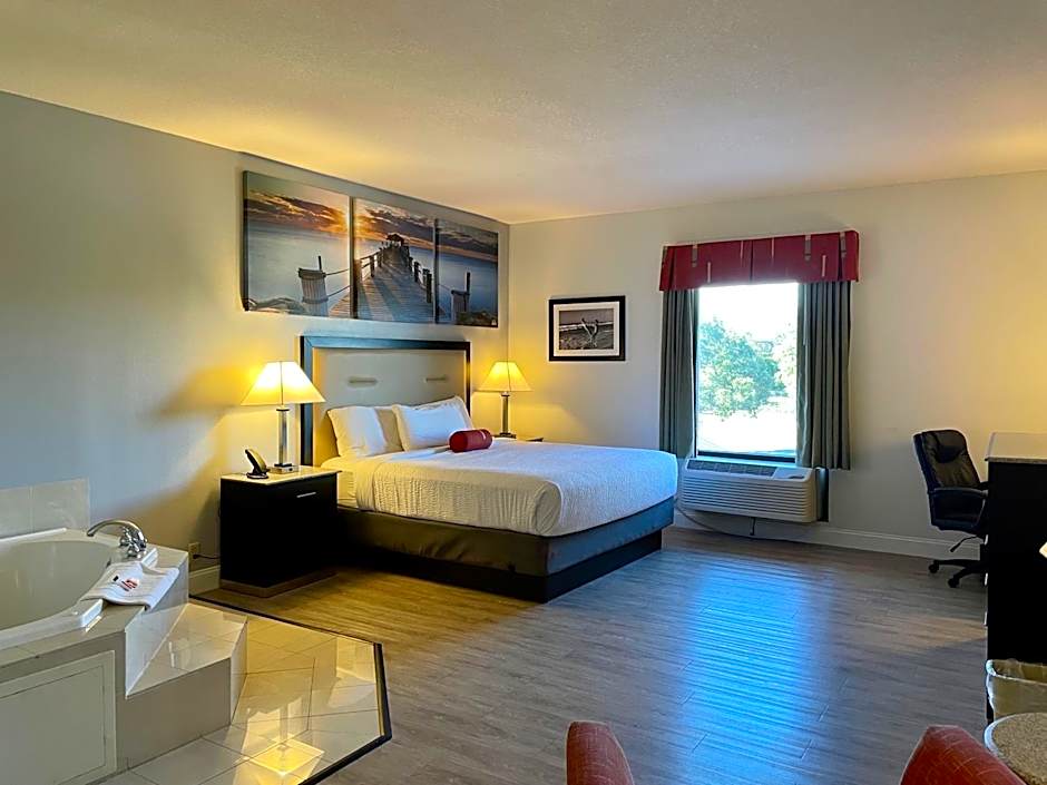 Days Inn & Suites by Wyndham Lakeland