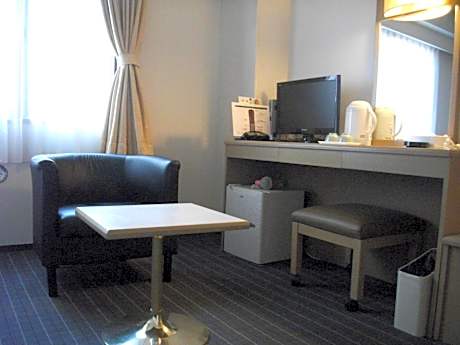 Twin Room - Non-Smoking