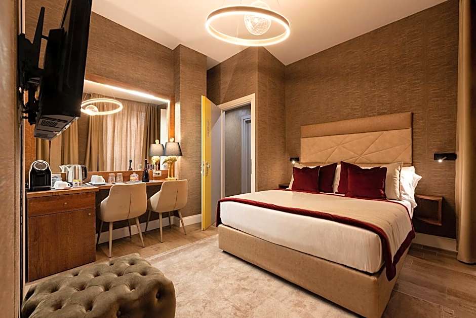 Photo 1 of 41 of Royal Rooms Corso