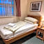 Oakwood Bed and Breakfast Heathrow