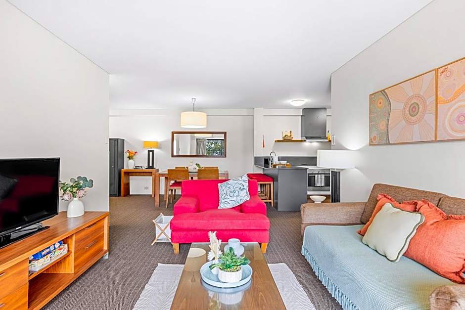 Apartment with City Views in East Perth