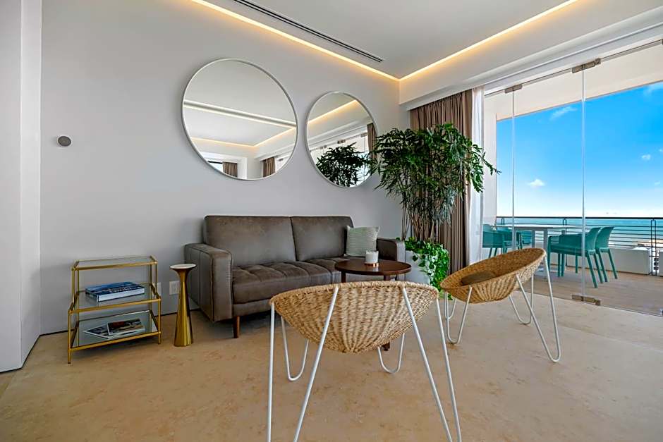 Maxwell Collection Romantic Zone